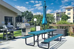 390 301 Blvd W, Bradenton, FL 34205 - Photo 15