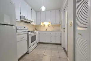 390 301 Blvd W, Bradenton, FL 34205 - Photo 11