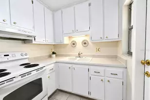 390 301 Blvd W, Bradenton, FL 34205 - Photo 11