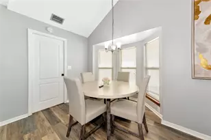 6145 Bonaventure Ct, Sarasota, FL 34243 - Photo 11