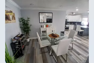 4131 Center Gate Boulevard, Sarasota, FL 34233 - Photo 5