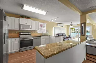 33 Starboard Dr, Venice, FL 34285 - Photo 25