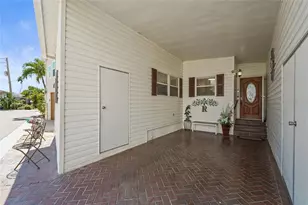 33 Starboard Dr, Venice, FL 34285 - Photo 5