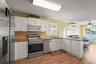 33 Starboard Dr, Venice, FL 34285 - Photo 23