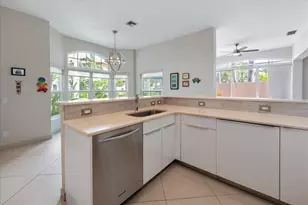 7349 Regina Royale, Sarasota, FL 34238 - Photo 17