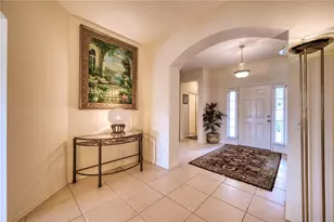 8014 Victoria Falls Cir, Sarasota, FL 34243 - Photo 3