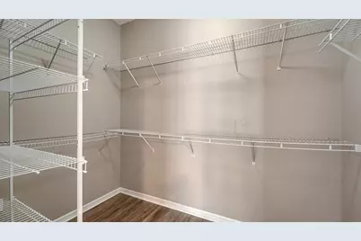 4010 Green Tree Avenue, Sarasota, FL 34233 - Photo 25