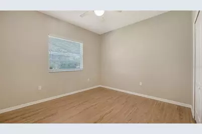 4010 Green Tree Avenue, Sarasota, FL 34233 - Photo 29