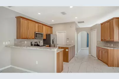 4010 Green Tree Avenue, Sarasota, FL 34233 - Photo 11