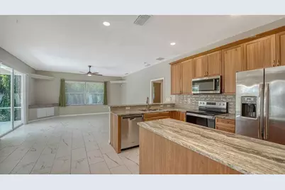 4010 Green Tree Avenue, Sarasota, FL 34233 - Photo 9