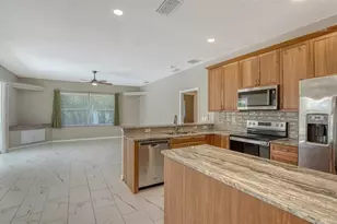 4010 Green Tree Ave, Sarasota, FL 34233 - Photo 9