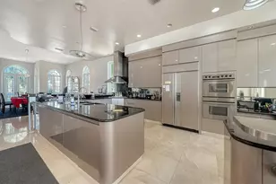 865 Longboat Club Rd, Longboat Key, FL 34228 - Photo 23