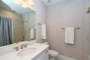 5560 Cannes Cir, Sarasota, FL 34231 - Photo 31