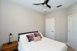 5560 Cannes Cir, Sarasota, FL 34231 - Photo 29