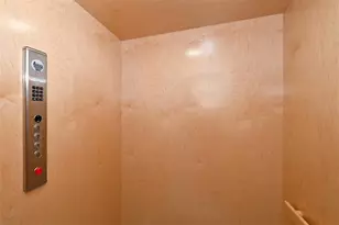 5560 Cannes Cir, Sarasota, FL 34231 - Photo 45