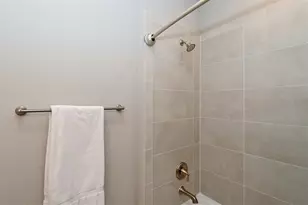 5560 Cannes Cir, Sarasota, FL 34231 - Photo 33