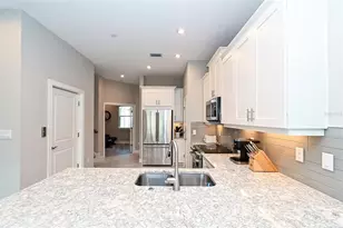 5560 Cannes Cir, Sarasota, FL 34231 - Photo 13