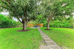 302 San Marco Dr, Venice, FL 34285 - Photo 5