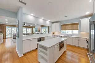 311 Firehouse Ct, Longboat Key, FL 34228 - Photo 11