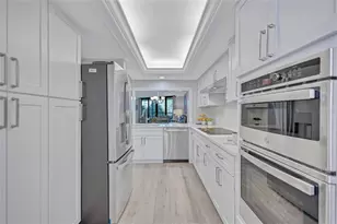 5880 Midnight Pass Rd, Sarasota, FL 34242 - Photo 13