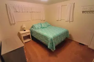 4810 Tri Par Dr, Sarasota, FL 34234 - Photo 27