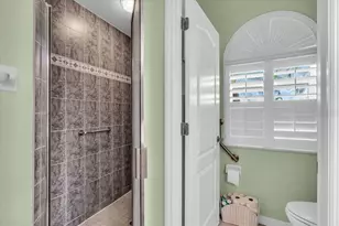 235 Auburn Woods Cir, Venice, FL 34292 - Photo 33