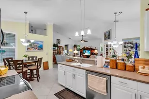 235 Auburn Woods Cir, Venice, FL 34292 - Photo 19