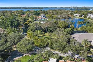 1643 S Lake Shore Dr, Sarasota, FL 34231 - Photo 15