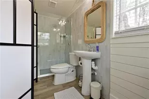 1318 6th St W, Palmetto, FL 34221 - Photo 9