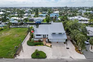 505 75th St, Holmes Beach, FL 34217 - Photo 65