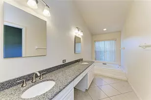 6647 Oakbrooke Cir, Bradenton, FL 34202 - Photo 37