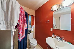 2340 Valencia Dr, Sarasota, FL 34239 - Photo 23