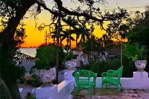 2830 Bay Shore Cir, Sarasota, FL 34234 - Photo 5