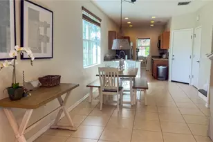 3756 82nd Ave Cir E, Sarasota, FL 34243 - Photo 5