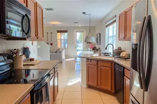 3756 82nd Ave Cir E, Sarasota, FL 34243 - Photo 9