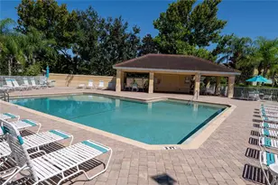 3756 82nd Ave Cir E, Sarasota, FL 34243 - Photo 3