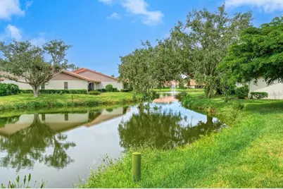 4033 Wilshire Circle E #139, Sarasota, FL 34238 - Photo 5