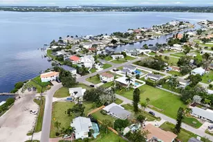 723 45th St Ct W, Palmetto, FL 34221 - Photo 41