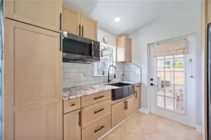 723 45th St Ct W, Palmetto, FL 34221 - Photo 9