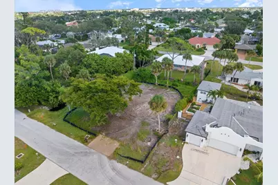 621 Hibiscus Drive, Venice, FL 34285 - Photo 9