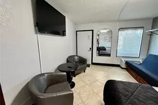 7150 N Tamiami Trl, Sarasota, FL 34243 - Photo 13