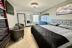 7150 N Tamiami Trl, Sarasota, FL 34243 - Photo 9