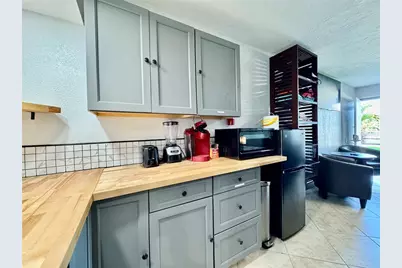 7150 N Tamiami Trail #C133, Sarasota, FL 34243 - Photo 11