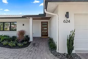 624 Dundee Ln, Holmes Beach, FL 34217 - Photo 31