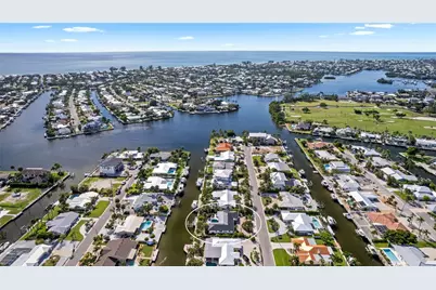 624 Dundee Lane, Holmes Beach, FL 34217 - Photo 49