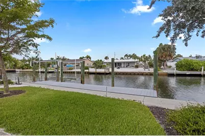 624 Dundee Lane, Holmes Beach, FL 34217 - Photo 43