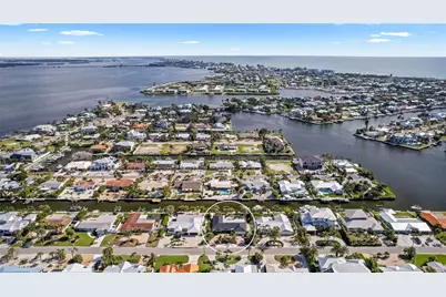 624 Dundee Lane, Holmes Beach, FL 34217 - Photo 63