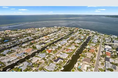 624 Dundee Lane, Holmes Beach, FL 34217 - Photo 69