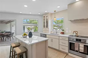 624 Dundee Ln, Holmes Beach, FL 34217 - Photo 15
