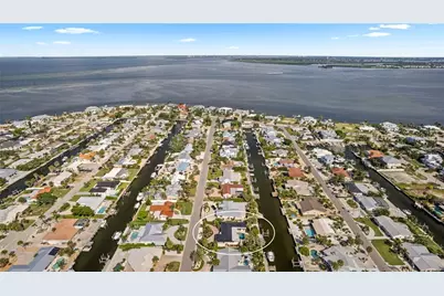 624 Dundee Lane, Holmes Beach, FL 34217 - Photo 67